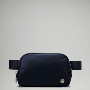 Lulu lemom everywhere belt bag 1L